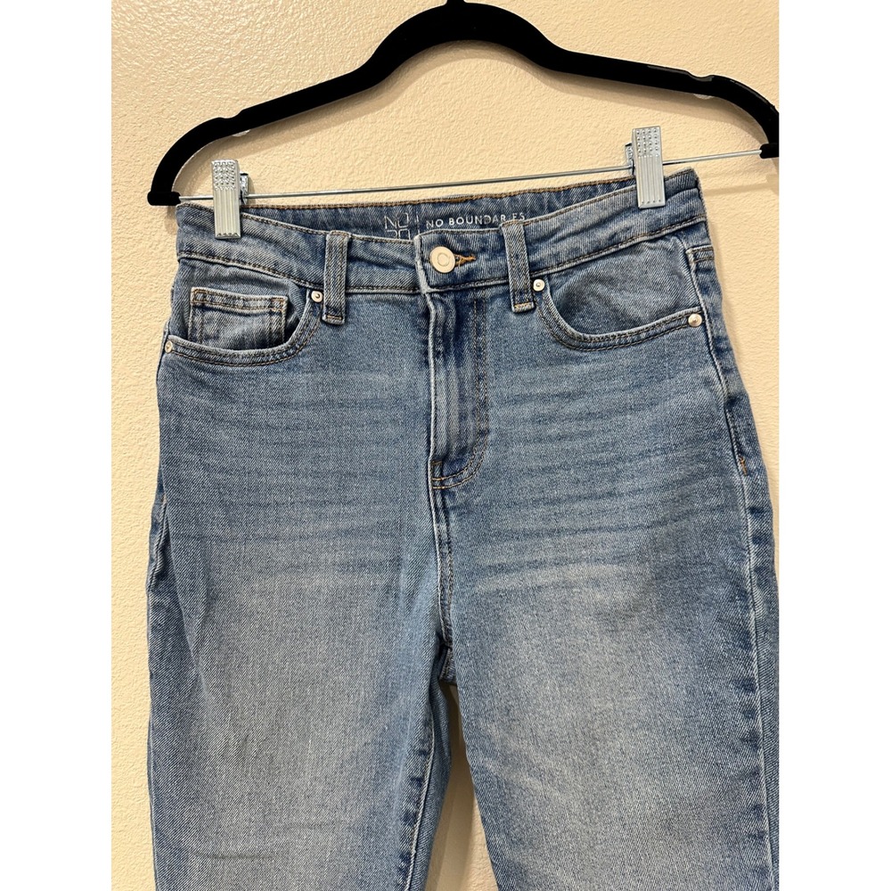 Y2K No Boundaries Womens High Rise Flare Jeans Medium Wash Raw Hem Size 3 - Picture 3 of 7